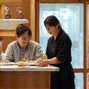 専門スタッフがお客様と話している様子